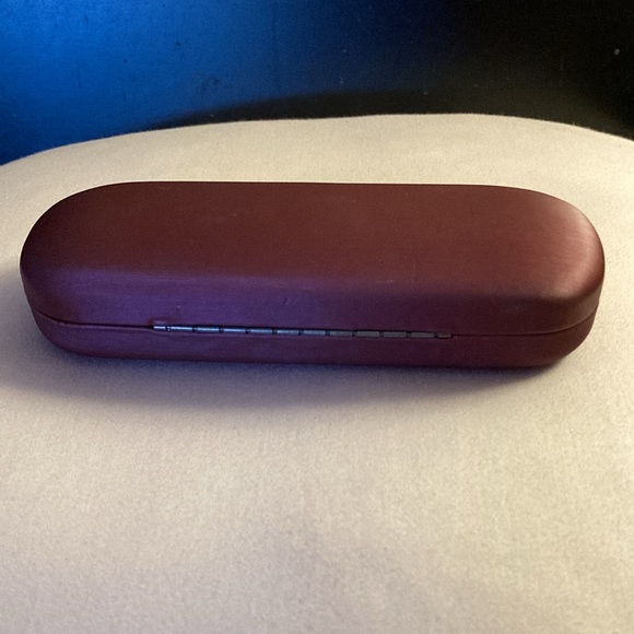 Wine Coloured Satin Finish Hard Clam Shell Eyeglass Case - Picture 2 of 8